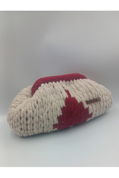 Handmade Love: Η Τσάντα που "Κλέβει" Καρδιές.