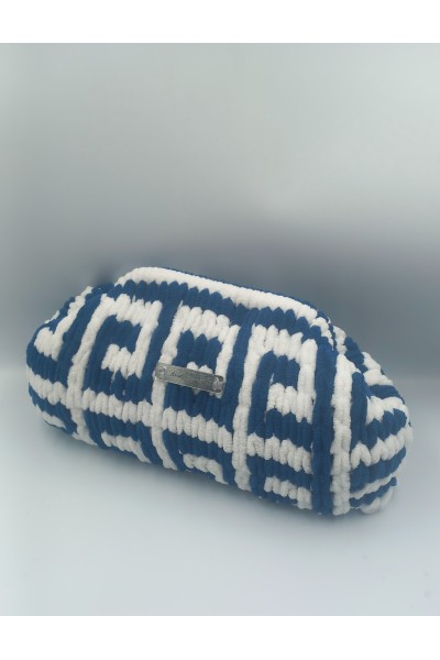 Blue & White Perfection! 💙🤍"