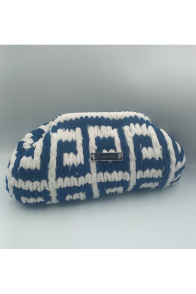 Blue & White Perfection! 💙🤍"