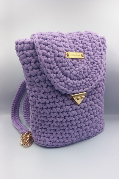 Χειροποίητο Πλεκτό Backpack "Lilac Muse" με Golden Details – Μωβ Lavender ​.