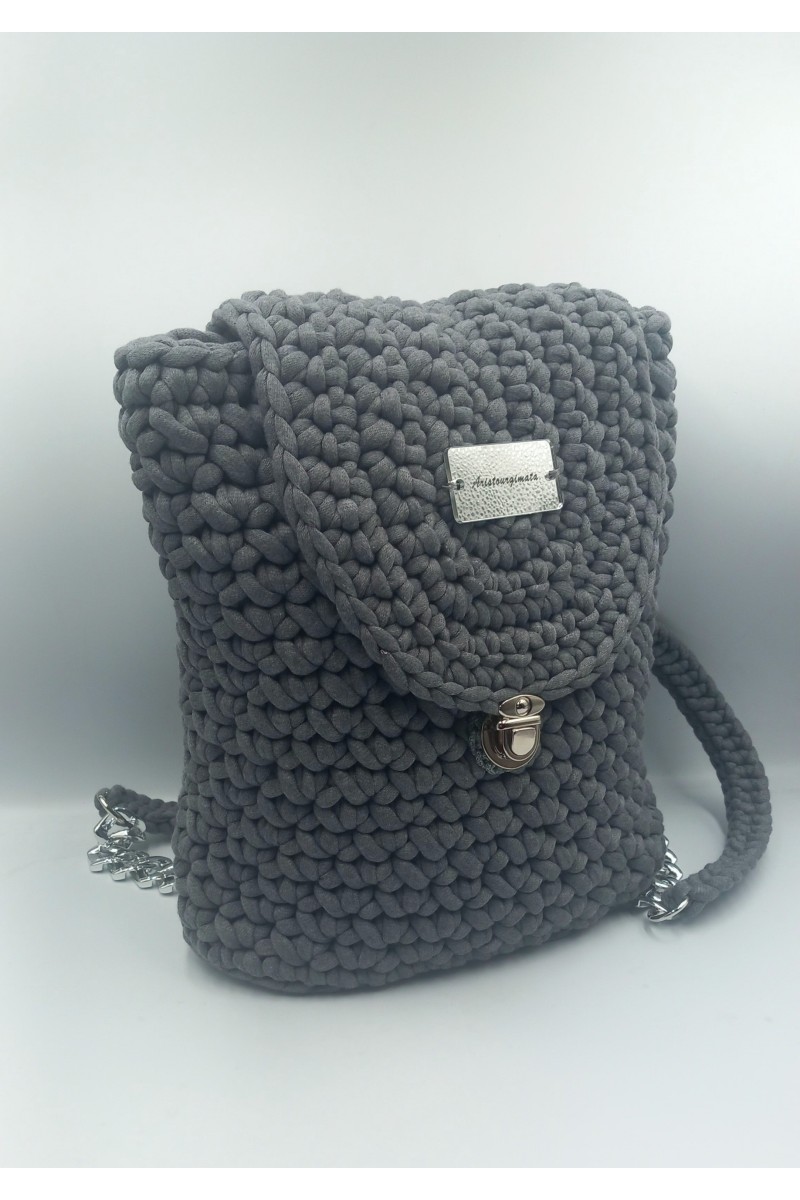 Χειροποίητο Πλεκτό Backpack σε Γκρι Ανθρακί με Ασημένιο Κούμπωμα & Εσωτερική Επένδυση.