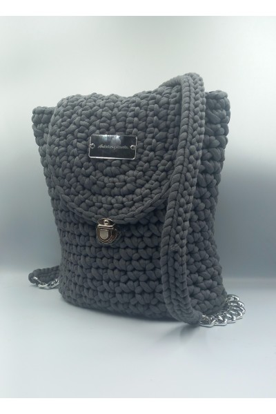 Χειροποίητο Πλεκτό Backpack σε Γκρι Ανθρακί με Ασημένιο Κούμπωμα & Εσωτερική Επένδυση.
