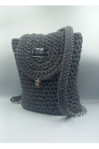 Χειροποίητο Πλεκτό Backpack σε Γκρι Ανθρακί με Ασημένιο Κούμπωμα & Εσωτερική Επένδυση.